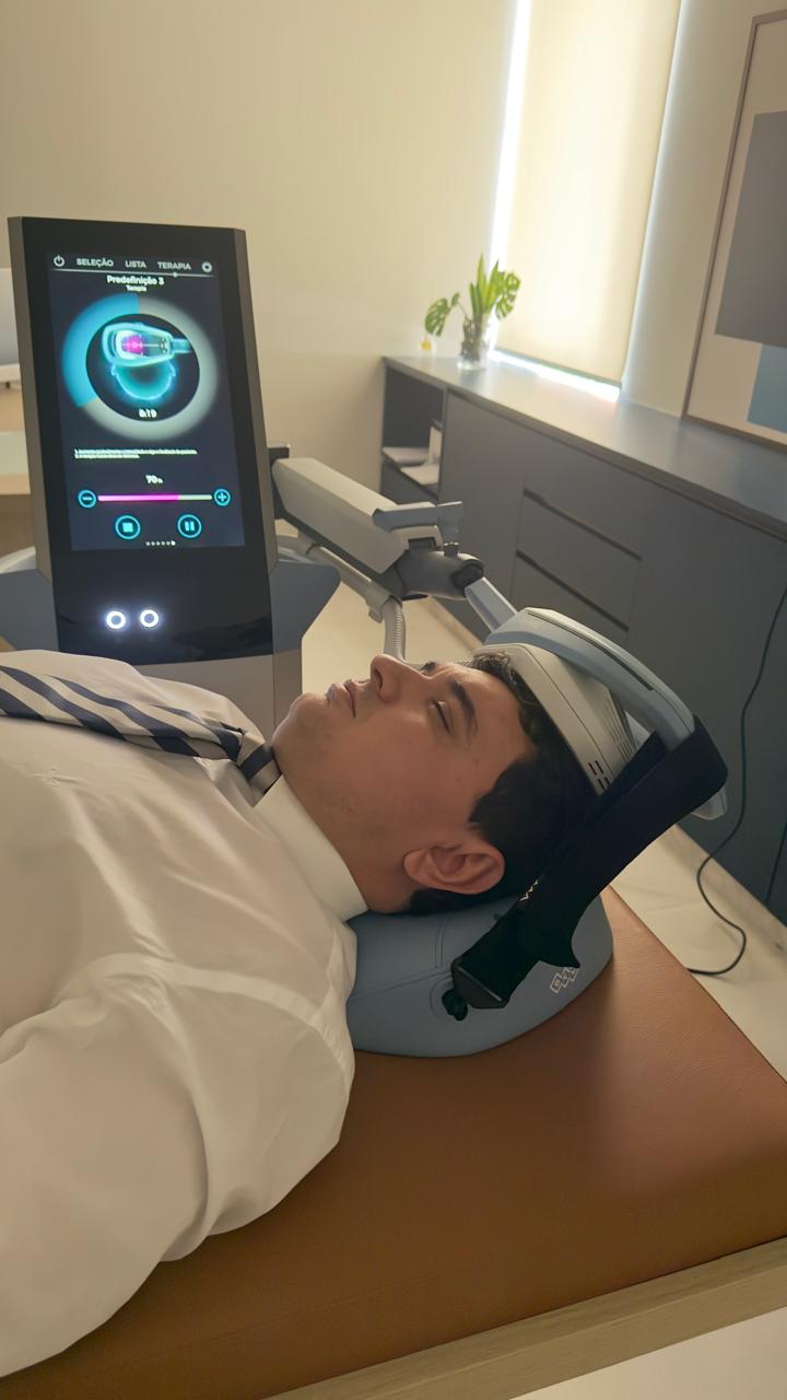 Paciente relaxado durante a sessão de EXOMIND